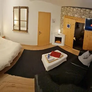 Schoenste Lage Am Rhein In Unmittelbarer Stadtnaehe, Keulen